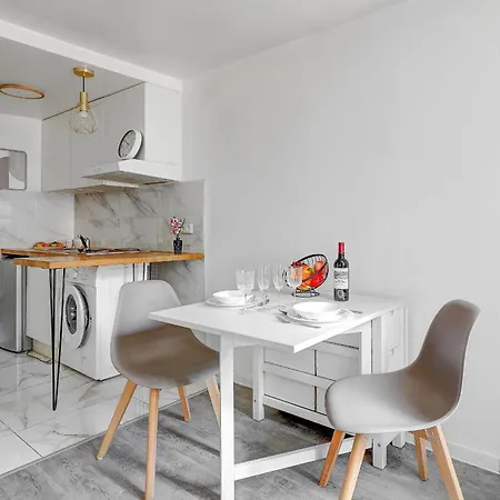 Elise - Superbe A Paris